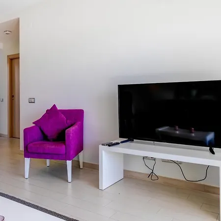 Apartment One Bedroom In Albur Village 1r