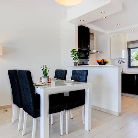 One Bedroom In Albur Village 1r アルヴォル